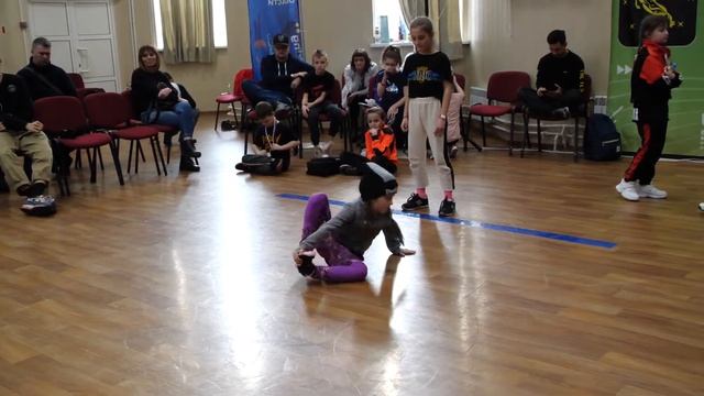 3/4 final 7-10 bgirl Купаева vs Казеннова - брейкданс чемпионат г.Химки смотреть онлайн
