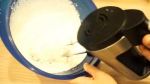 Крем для морковного пирога. Сметанный крем на меду и сливках.