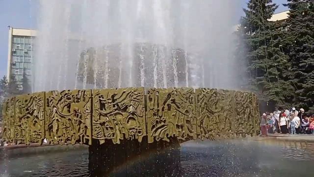 Запуск фонтана в Новокузнецке смотреть онлайн