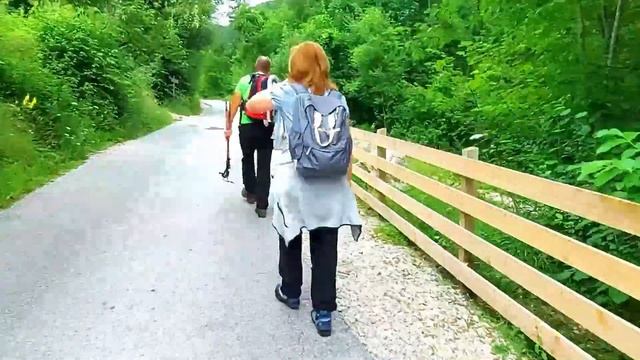 Вогар/Vogar-одна из вершин, опоясывающих озеро Бохинь. Словения с гидом Ириной смотреть онлайн