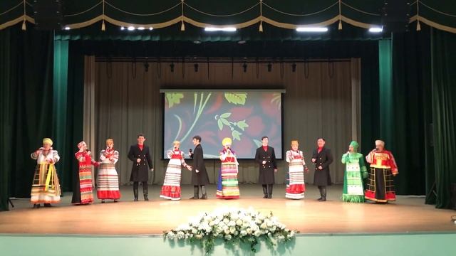 Вокальный ансамбль "Злато" - А я млада смотреть онлайн