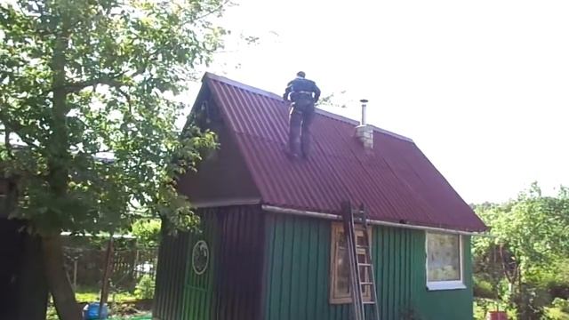 Покраска шиферной крыши дачи второй слой смотреть онлайн