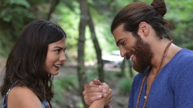 Can called his ex girlfriend Demet and celebrated the International Women's Day смотреть онлайн