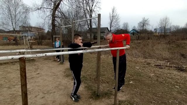 КАК НАУЧИТЬСЯ ОТЖИМАТЬСЯ НА БРУСЬЯХ С НУЛЯ???? ВОРКАУТ 2020!!! смотреть онлайн