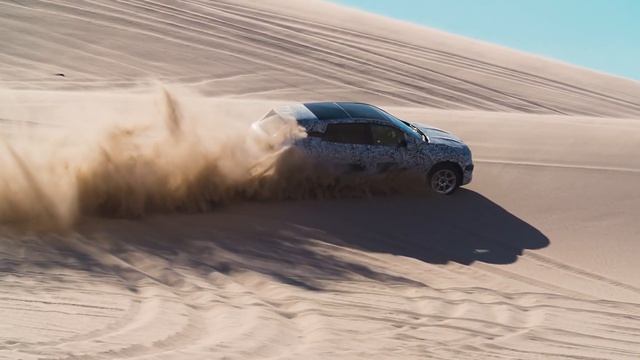 All-new Mercedes-Benz EQS SUV - desert testing in Dumont Dunes - footage смотреть онлайн
