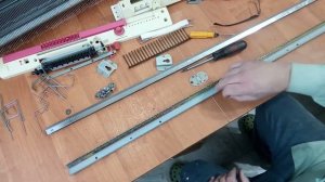 TOYOTA KS 858 неправильно отбирает иглы. Разборка, чистка ,смазка, сборка.