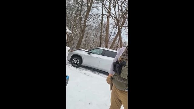 Cops Illegally Raid The Wrong House And REFUSE To Leave смотреть онлайн