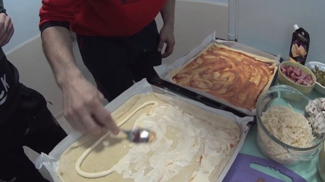 Приготовили МЕГА ПИЦУ!!! Из разных рецептов!!! смотреть онлайн