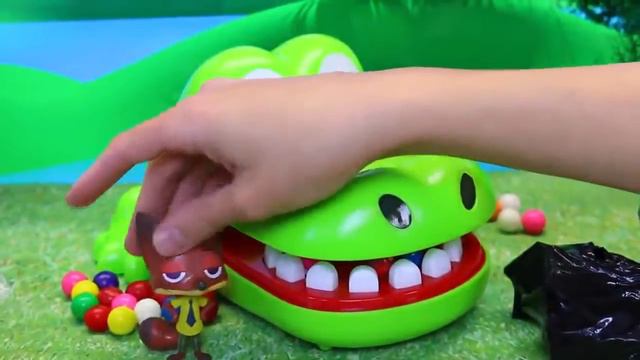 CROCODILE DENTIST Board Game Zootopia Surprise Toys & Gumballs Family Game Night Toy DisneyCarToys