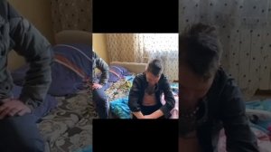 БЕЗУМНЫЙ ПАША НОГОЙ ПО ЛИЦУ САНЕ БЫКУ,РАЗБОРКИ ЗА ИРИШКУ ЧИКИ ПИКИ,ОЛЕГ МОНГОЛ!!!