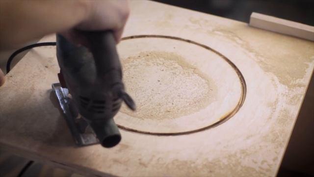 Необычный гитарный кабинет своими руками. Как согнуть фанеру. смотреть онлайн