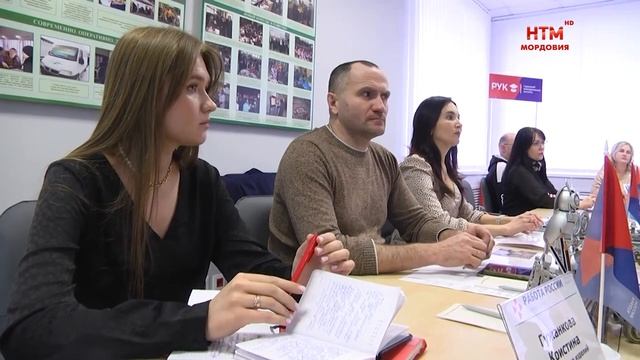 Глава Мордовии и министр труда и соцзащиты Антон Котяков осмотрели центр занятости Саранска смотреть онлайн
