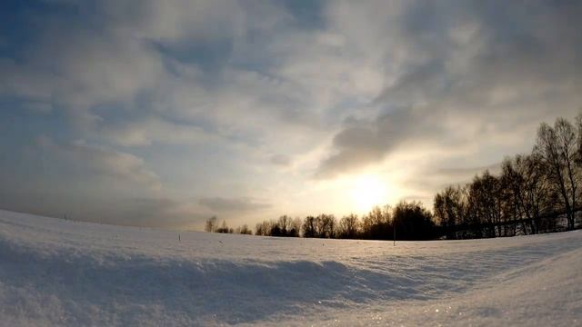 Закат солнца зимой в поле, заход солнца в морозный вечер смотреть онлайн