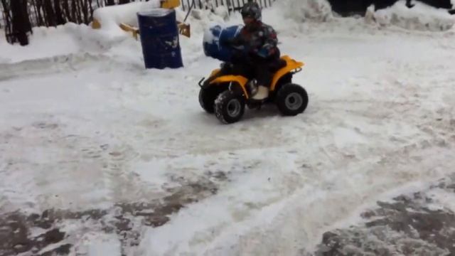 Сашка на квадрике. Пятаки.:) смотреть онлайн