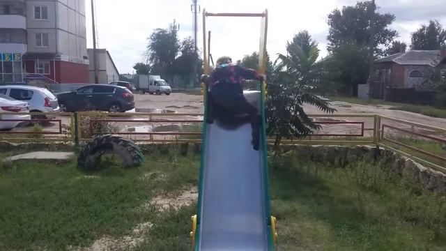 Маша на детской площадке (08.09.2017). ч.2