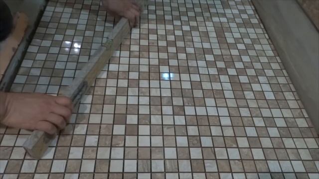 Рабочие хитрости!!! Укладка плитки в ванной своими руками. смотреть онлайн