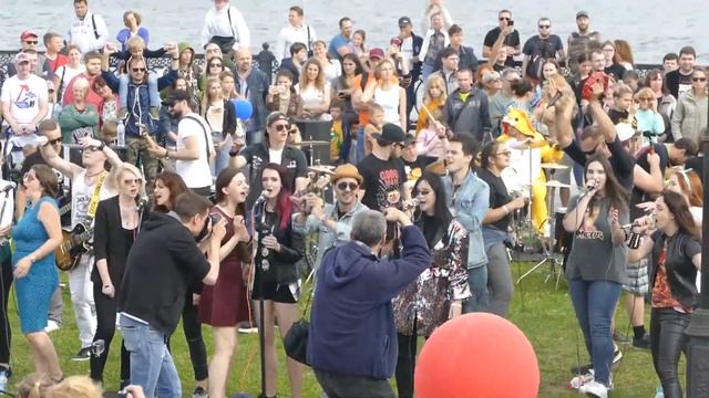 ?Rocknmob In Ярославль 2019/Roxette - Sleeping In My Car @miormoscow#rocknmob