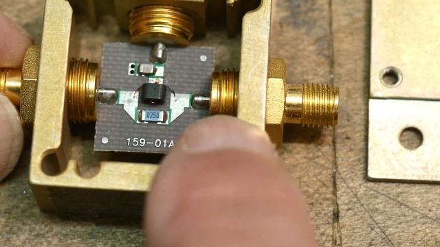 #596 SMA RF Power Splitter Divider смотреть онлайн