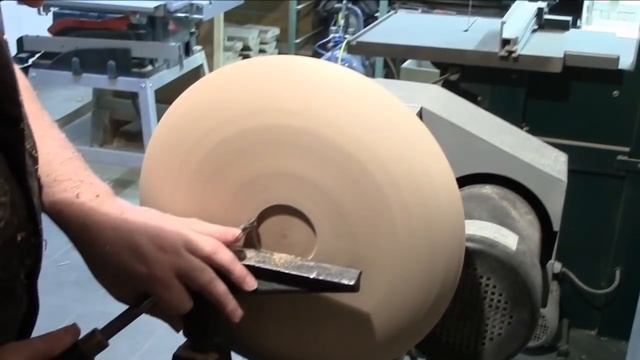 Einen Teller Aus Braunesche Drechseln