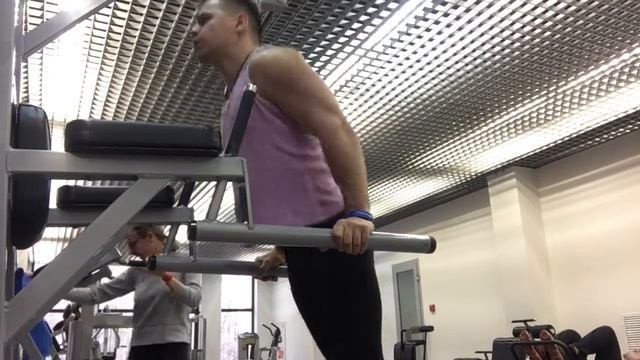 Отжимания на брусьях до параллели смотреть онлайн