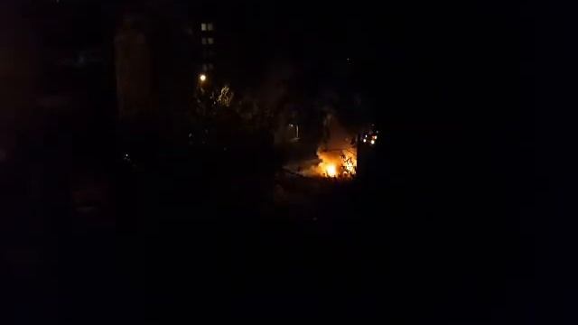 В Самаре на Карла Маркса ночью полыхал автомобиль смотреть онлайн