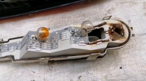 Ford Fusion. Меняем лампочку габаритов.