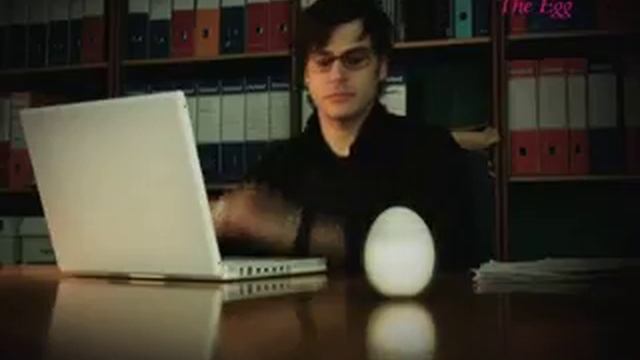 Strangely Familiar. Unusual Objects for Everyday life смотреть онлайн