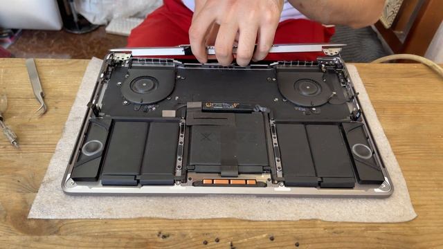 Замена топ кейса MacBook Pro 13 Mid 2017 A1706 свап #macbookpro