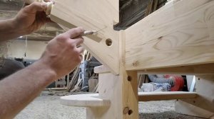 Балясины.Как запилить угол балясины просто.Пилим угол на балясине.