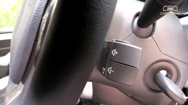 Know Your Renault Duster | Review of Features | CarDekho.com смотреть онлайн