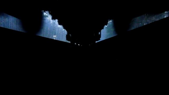 Поезд (вид снизу). Тепловоз 2ТЭ10М и грузовой состав.