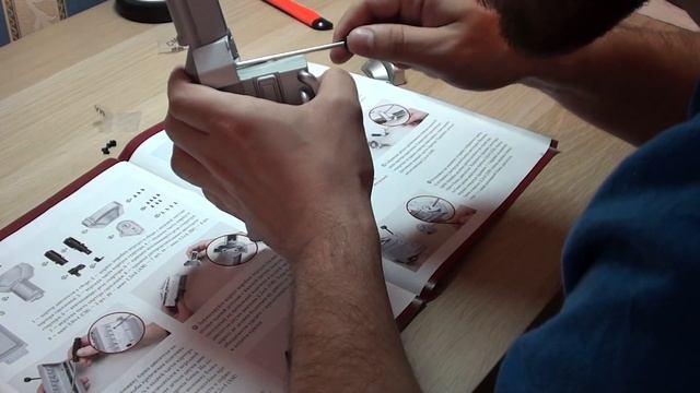 DeAgostini ЗИС 110 № 5 Продолжаем собирать двигатель . смотреть онлайн