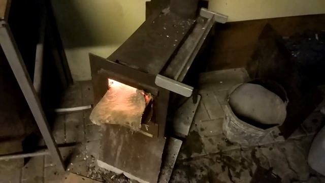 Дымоход буржуйки в гараже смотреть онлайн