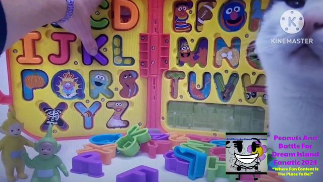 Donkey Hodie And Purple Panda's Reaction To Tiny Treasures And Toys Kitty Scratching смотреть онлайн