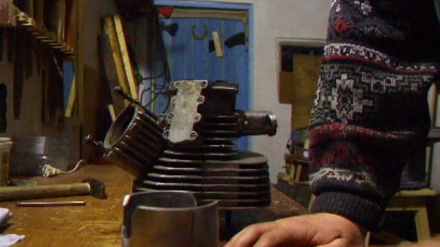 Как дороботать поршень мотоцикла ИЖ планета 5 смотреть онлайн