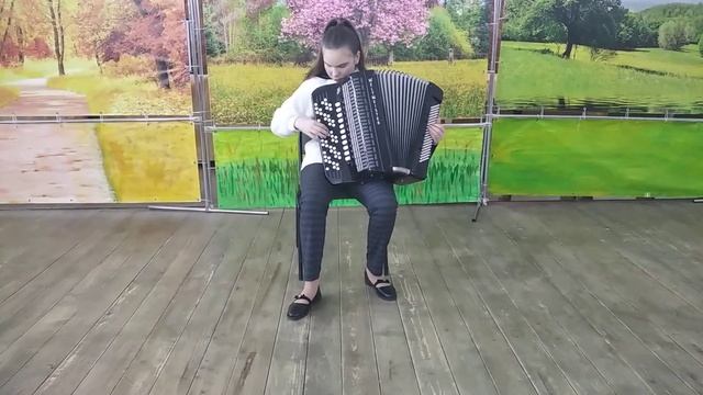 Рогалёва Софья - у.н.п. "Садом, садом, кумасенька" Обр. Аз.Иванова смотреть онлайн