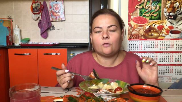 Мукбанг. Армянский тортик с баклажан, вареники. Болталка. Мы улетаем.
