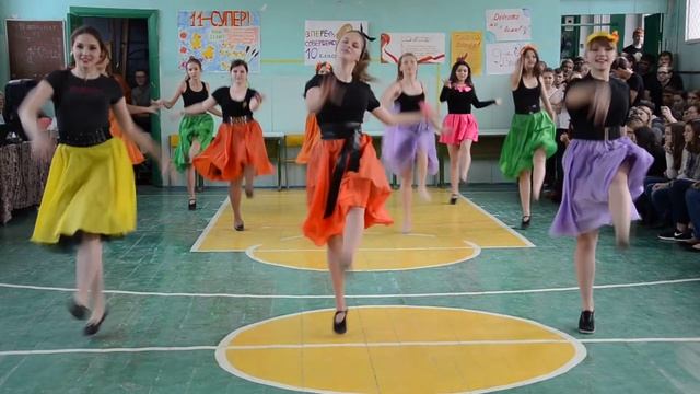 танец девушек 10 класса смотреть онлайн