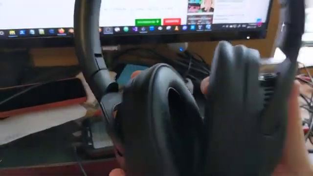 Turning my Phone into a Linux PC (Ubuntu Touch) смотреть онлайн