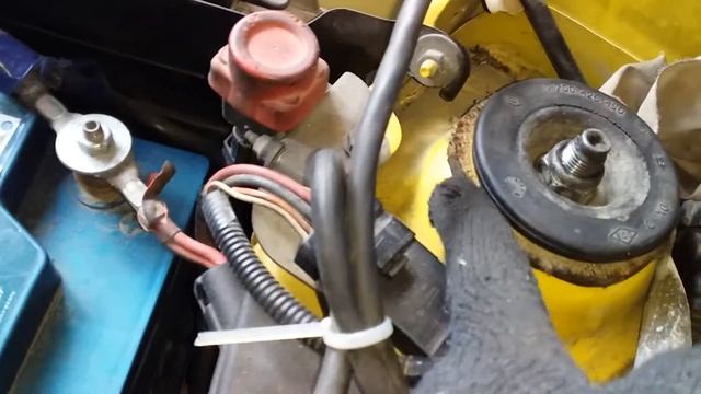 Рено Кенго стук передніх стойок... смотреть онлайн