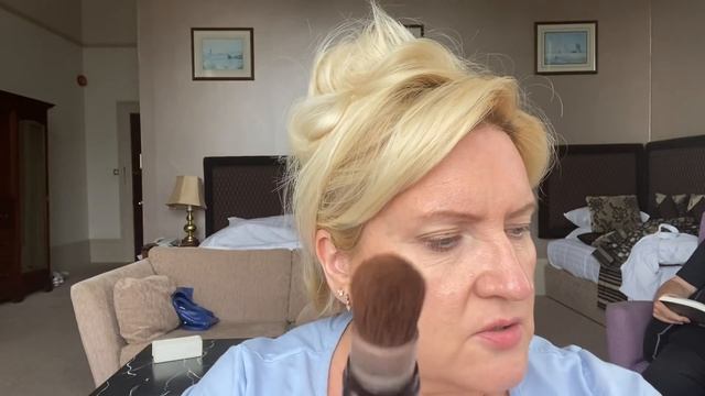 Легкий макияж без тонального и обзор CLE de PEAU смотреть онлайн