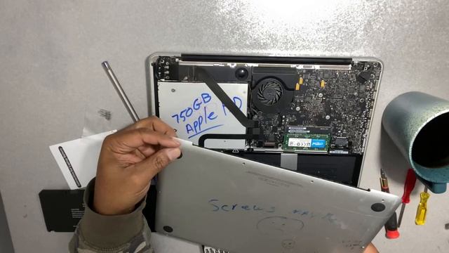 MacBook battery replacement late 2011 model A1278 смотреть онлайн