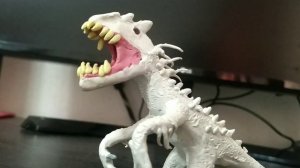 Индоминус Рекс фигурка из пластилина