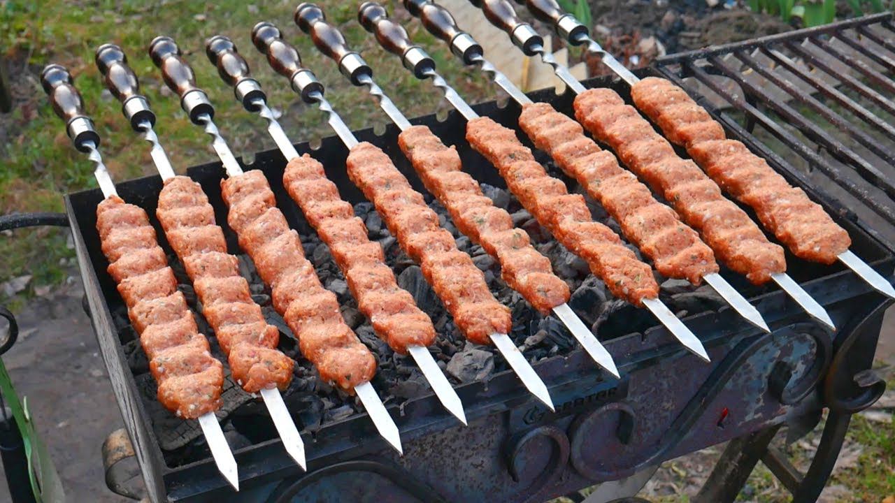 ЛЮЛЯ КЕБАБ на МАНГАЛЕ. Как правильно приготовить люля-кебаб. РЕЦЕПТ. ENG SUB. смотреть онлайн