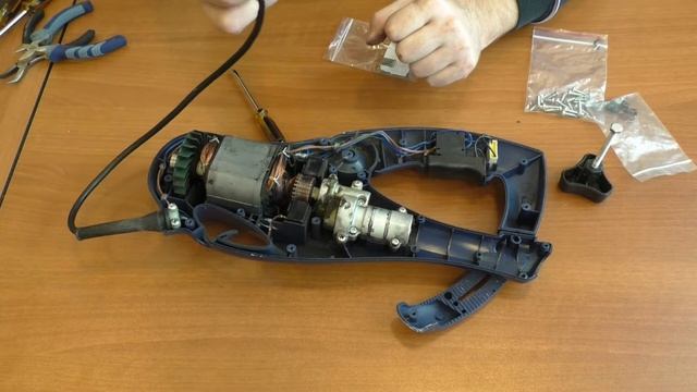 Коси, не забивай!!! Ремонт электрического триммера Диолд ГРЭ 1,2. Часть 2.. смотреть онлайн