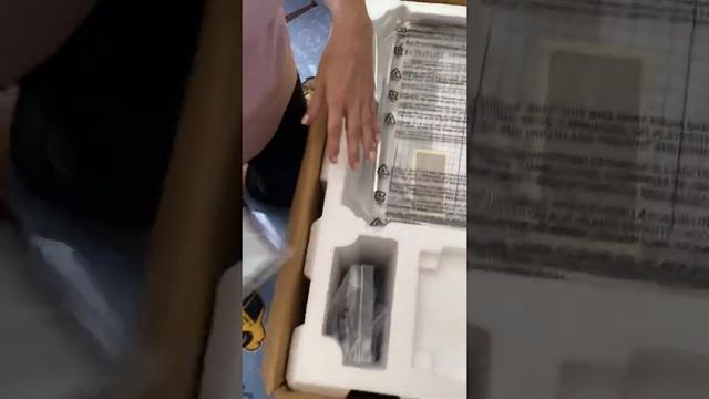 Обзор вышивальной машинки JANOME / Unpacking the JANOME embroidery machine смотреть онлайн
