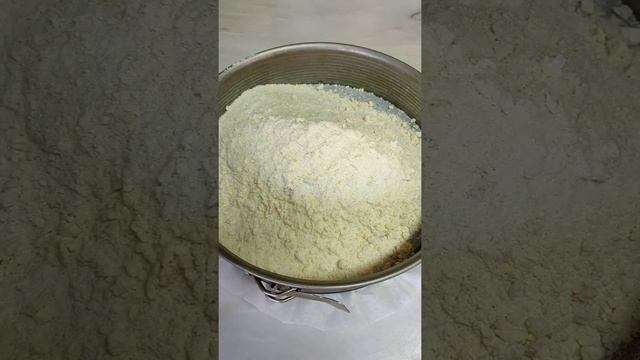 Сметают сразу со стола, как только приготовлю???Творожная запеканка или королевская ватрушка?? смотреть онлайн