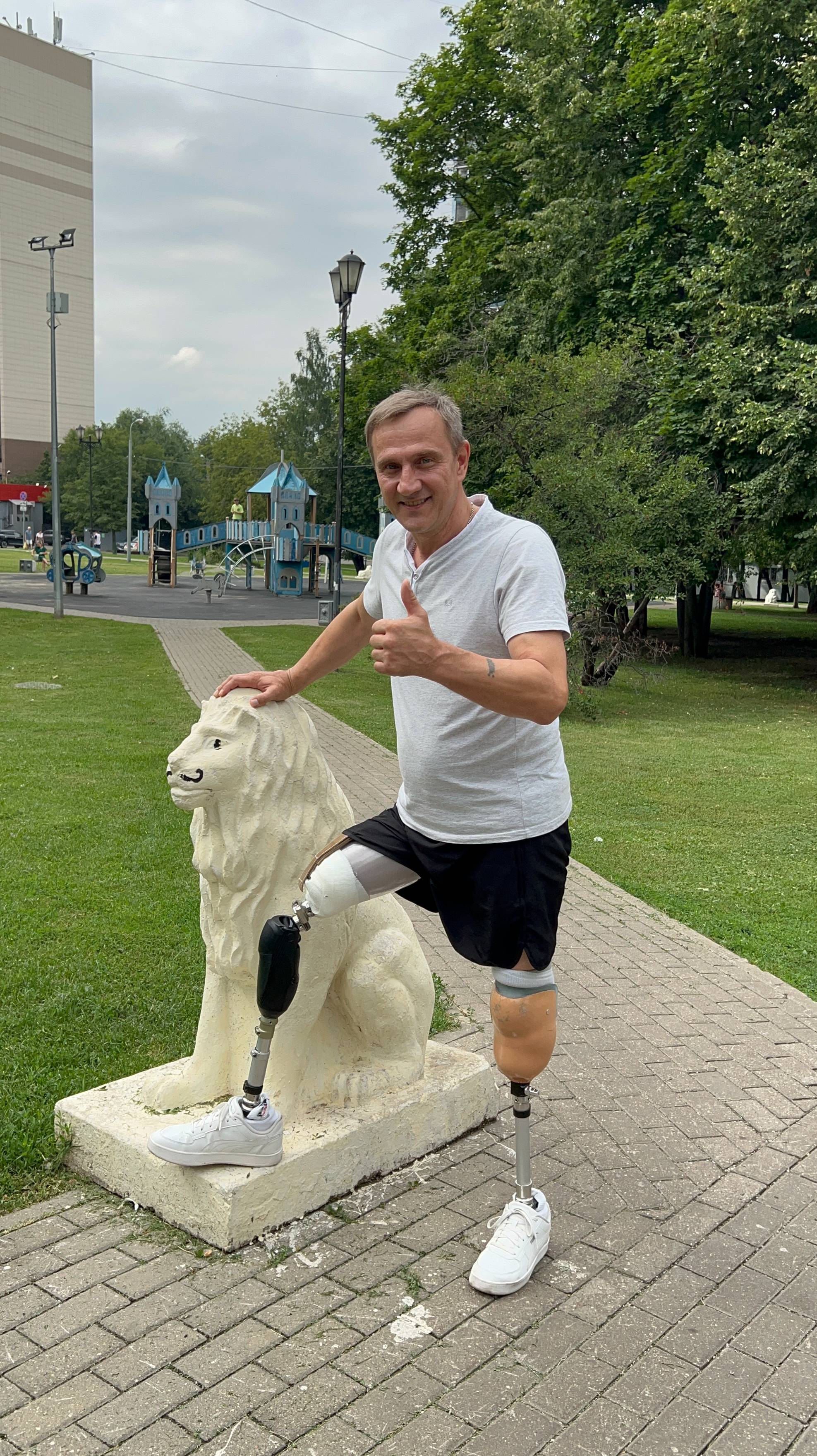 Первые шаги на протезе бедра с микропроцессором смотреть онлайн