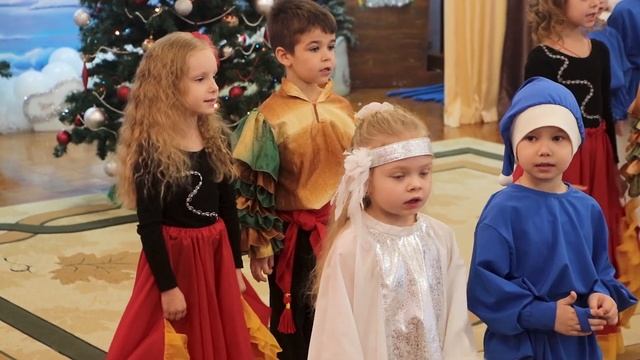 Новогодняя песня "Пришла зима-красавица" | Новогодний утренник в детском саду смотреть онлайн