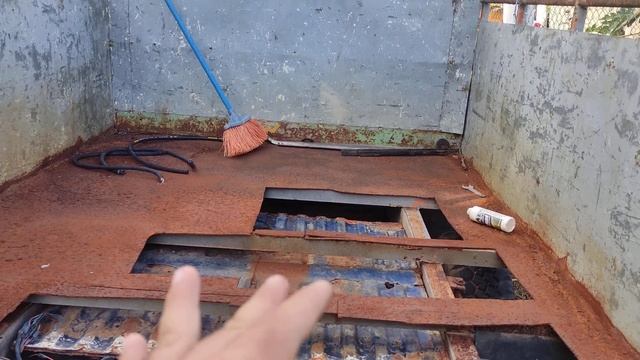 Toyota Land Cruiser HJ60 motor 2H, Inicio de Restauración. смотреть онлайн